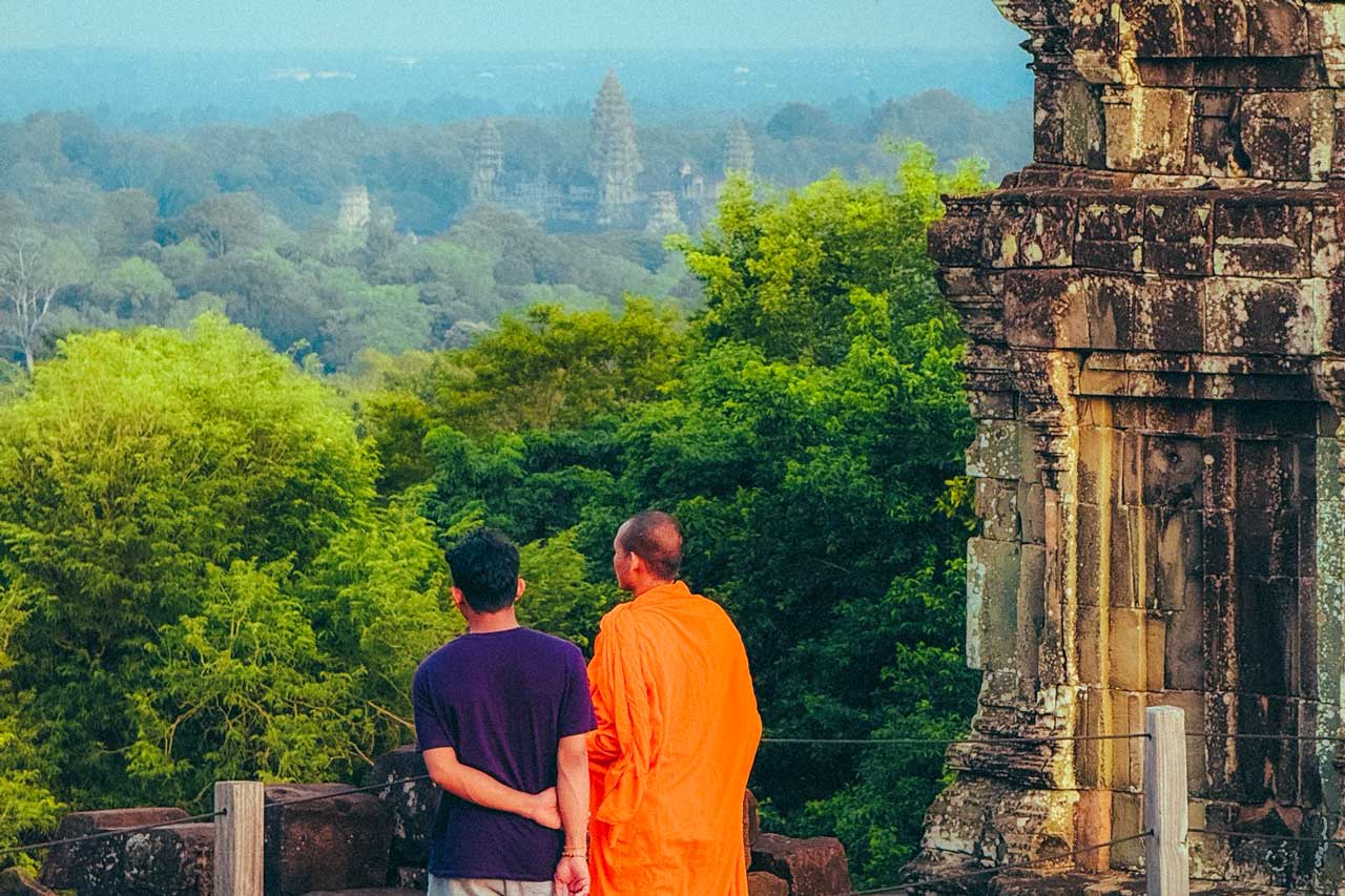 Phnom Bakheng Sunset: A Timeless August Glow Over Angkor